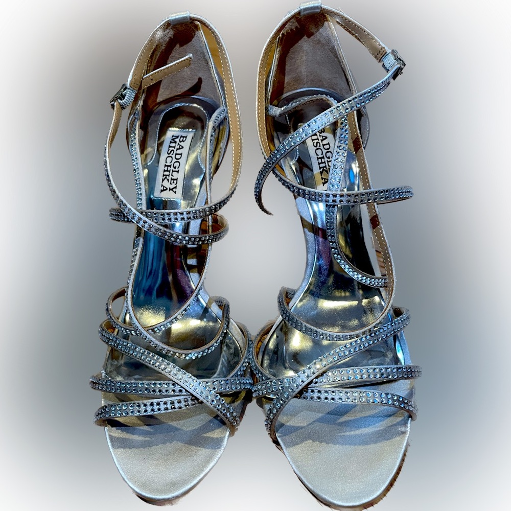 EUC Badgley Mischka 7.5 rhinestone Meghan heels